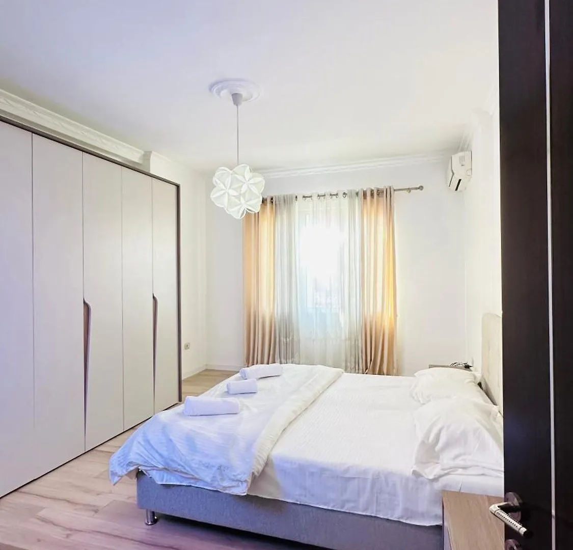 Bllok: Central Cozy Stay, 24/7 Self Check-In Tirana
