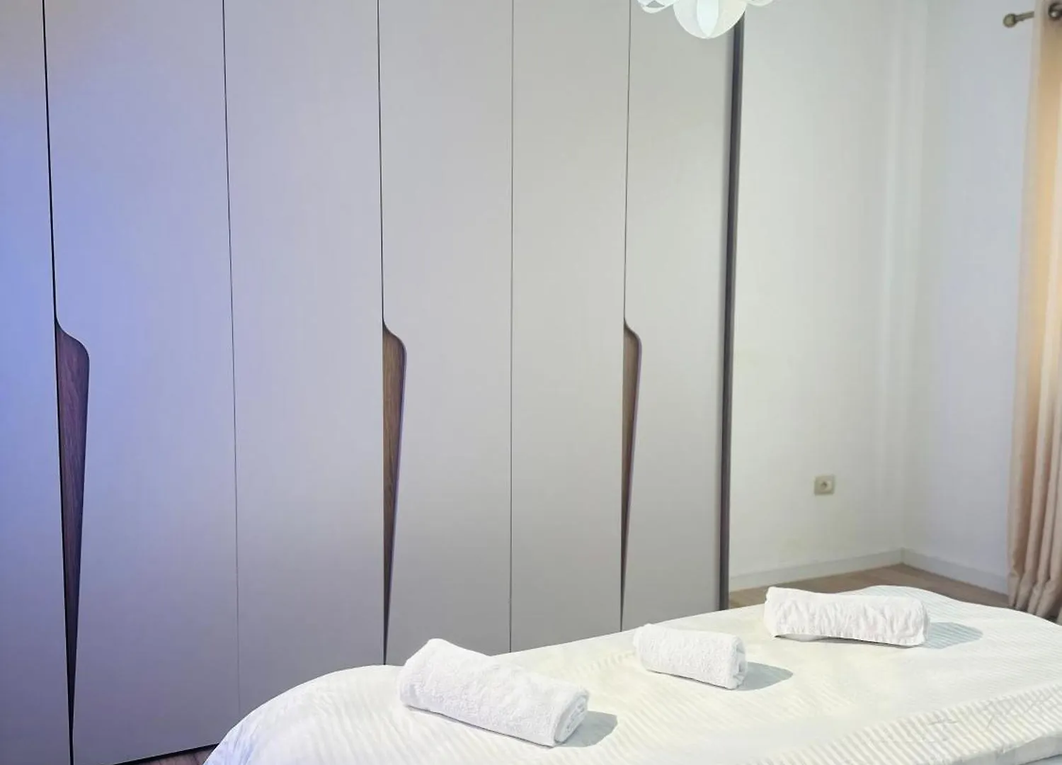 Bllok: Central Cozy Stay, 24/7 Self Check-In Tirana Albania