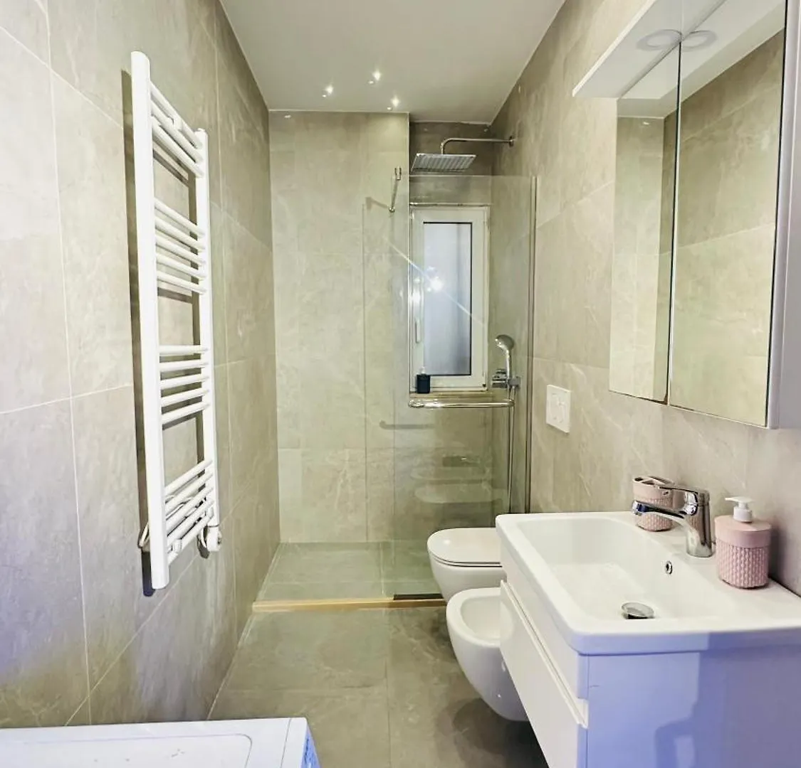 Bllok: Central Cozy Stay, 24/7 Self Check-In Tirana Apartment