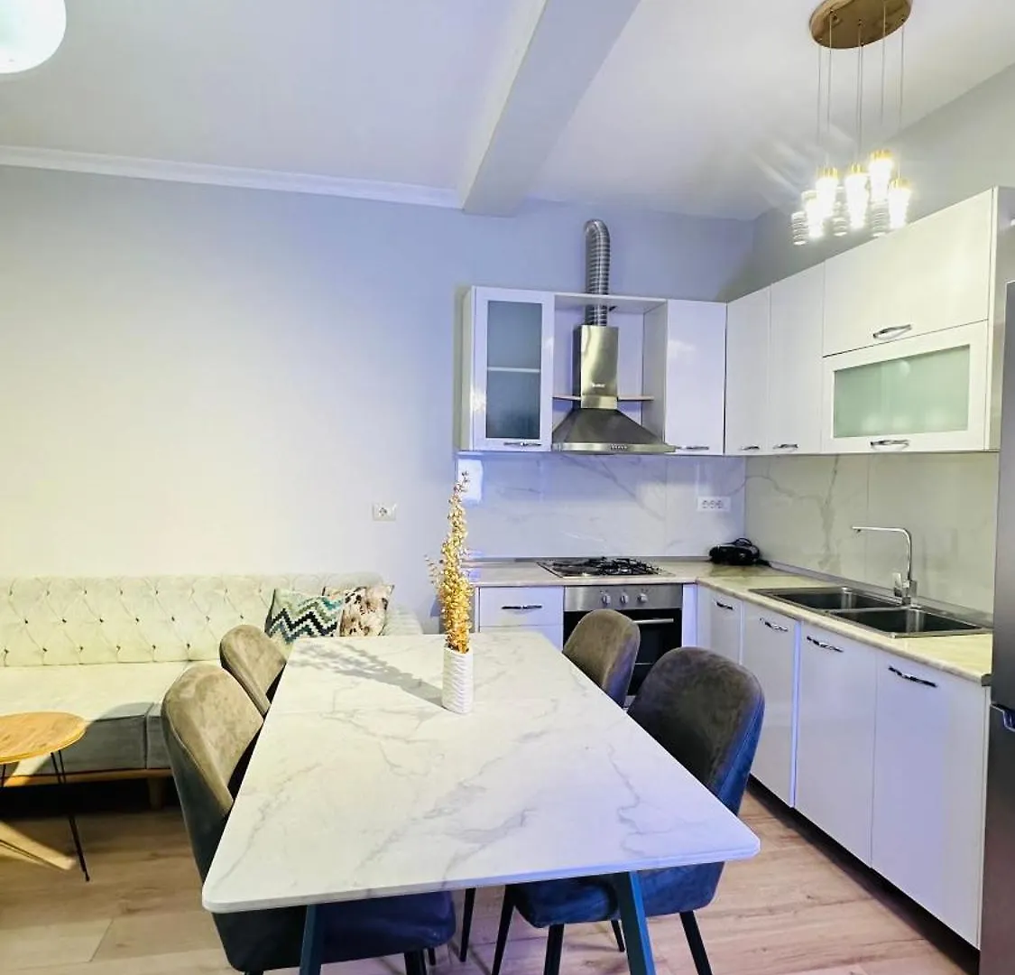 Bllok: Central Cozy Stay, 24/7 Self Check-In Tirana 0*,  Albania